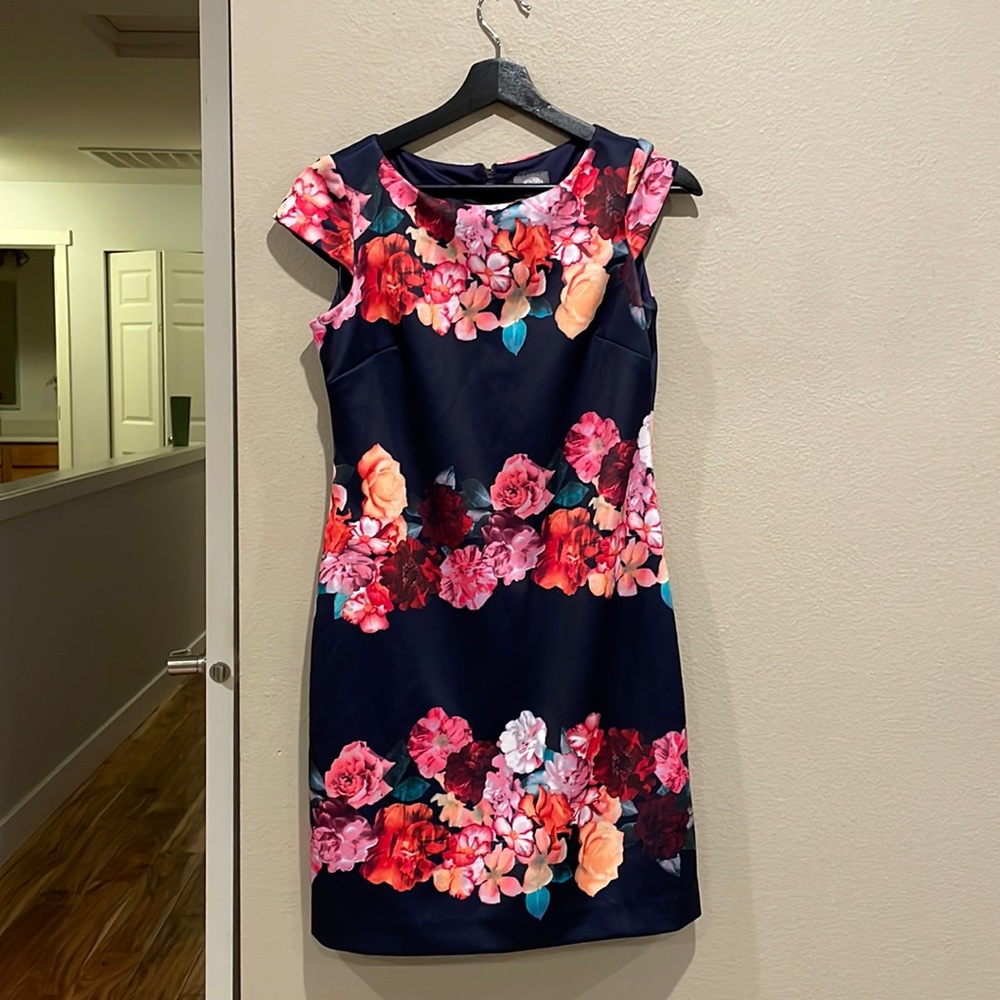 Vince Camuto floral dress size 4P